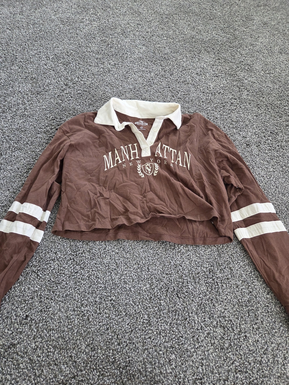 Hollister Brown Cropped Rugby Top with White Collar